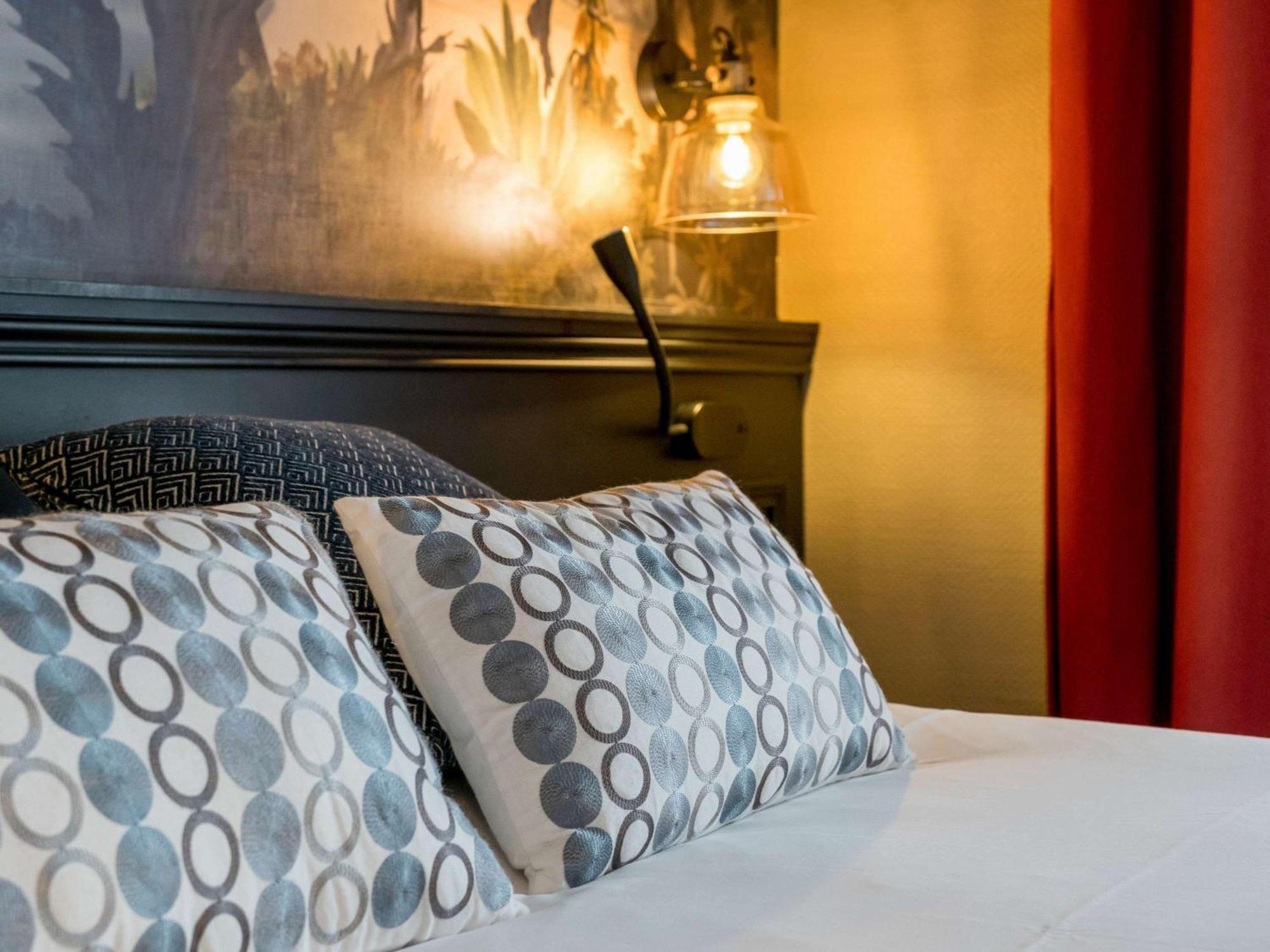 Hotel Mercure Rochefort La Corderie Royale Bagian luar foto