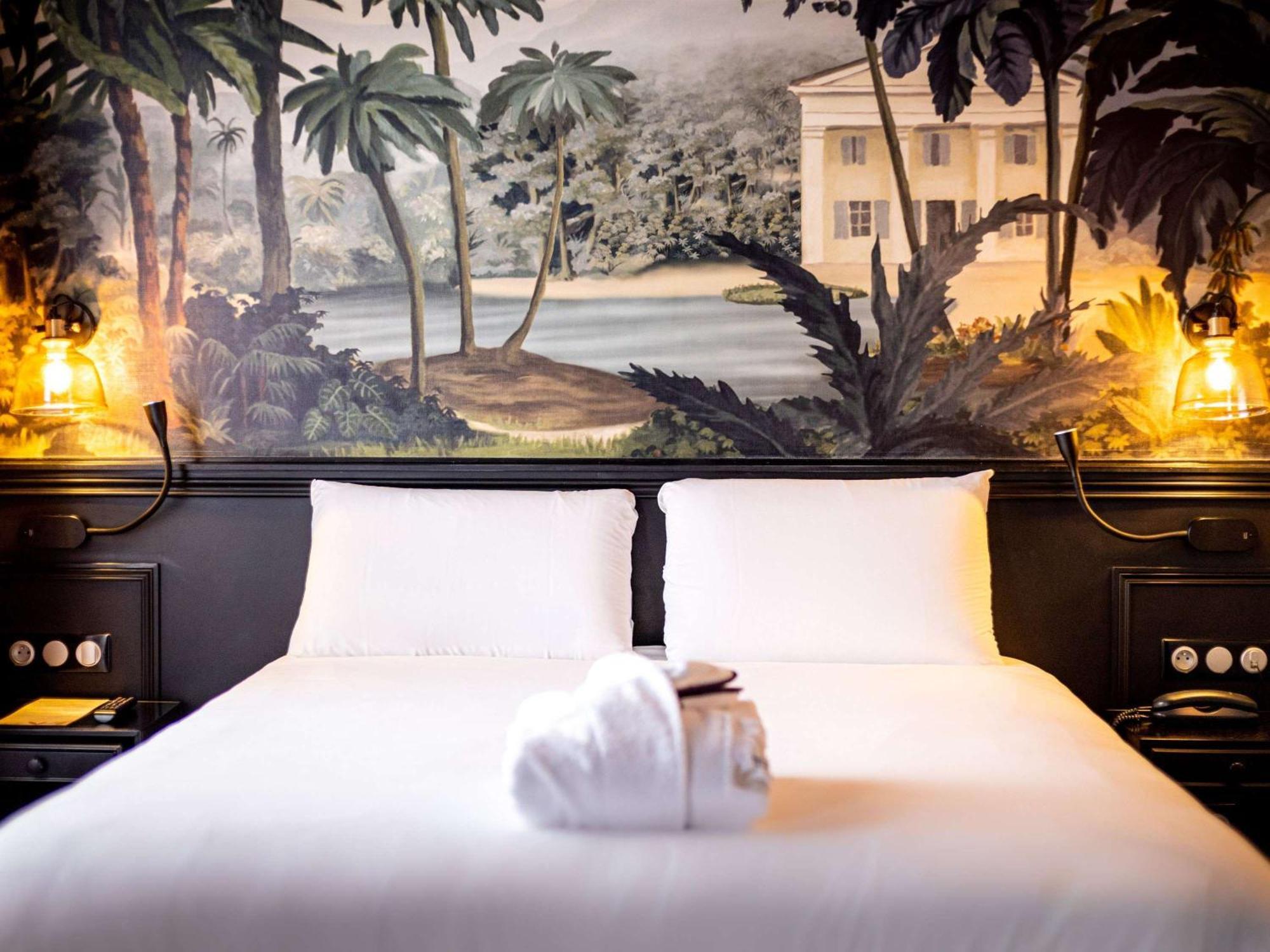 Hotel Mercure Rochefort La Corderie Royale Bagian luar foto