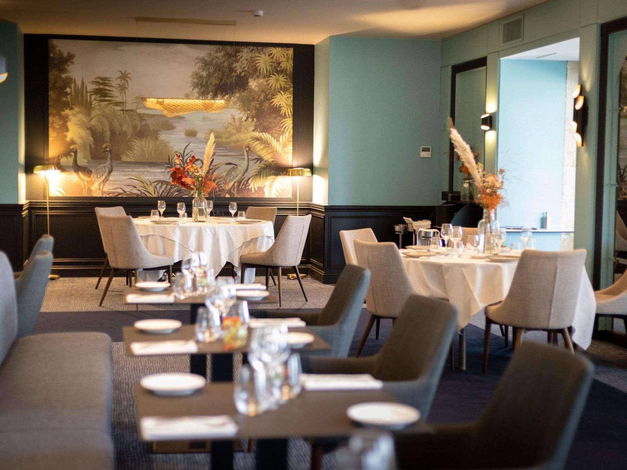 Hotel Mercure Rochefort La Corderie Royale Bagian luar foto