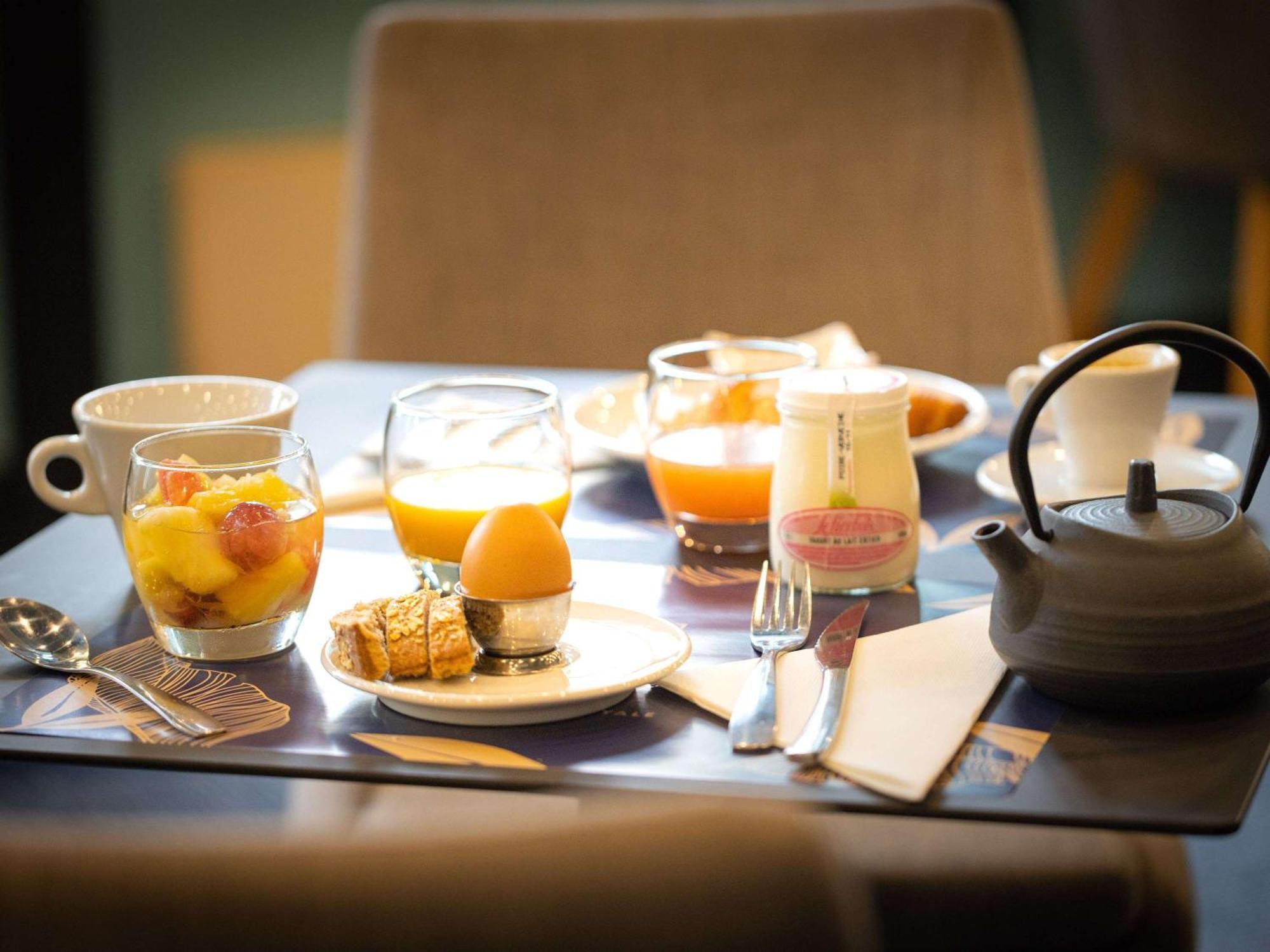 Hotel Mercure Rochefort La Corderie Royale Bagian luar foto